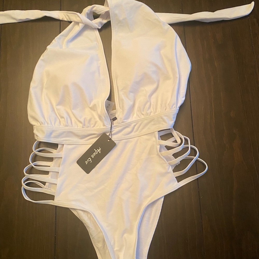 Aqua Eve white halter strappy side Swimsuit M NWT - Picture 4 of 5